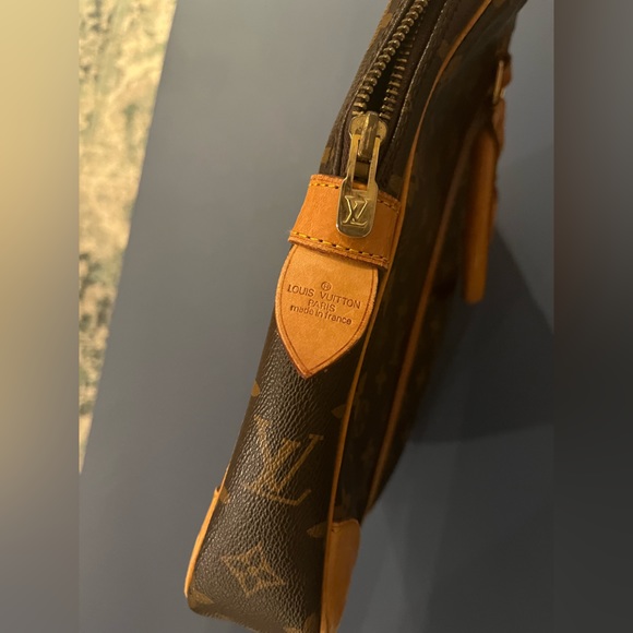 Authentic Louis Vuitton laptop bag - Picture 5 of 5